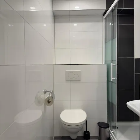 J&l Flat With Pool In