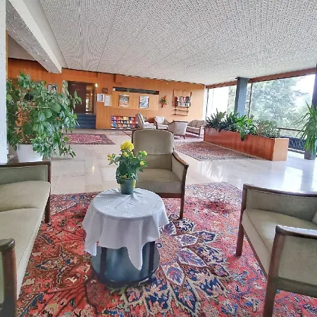 J&l Flat With Pool In *