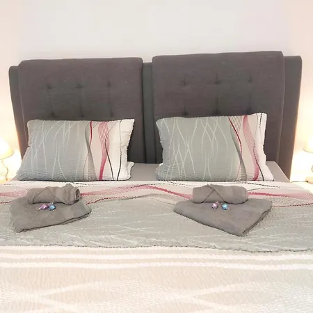 J&l Flat With Pool In Apartment Baiersbronn