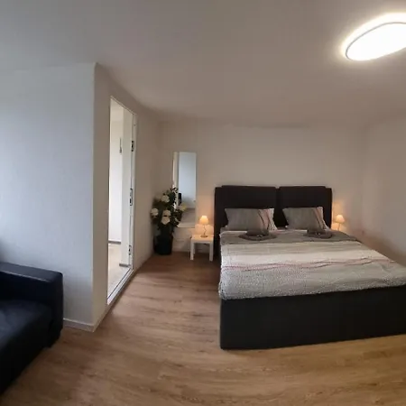 J&l Flat With Pool In * 拜尔斯布龙