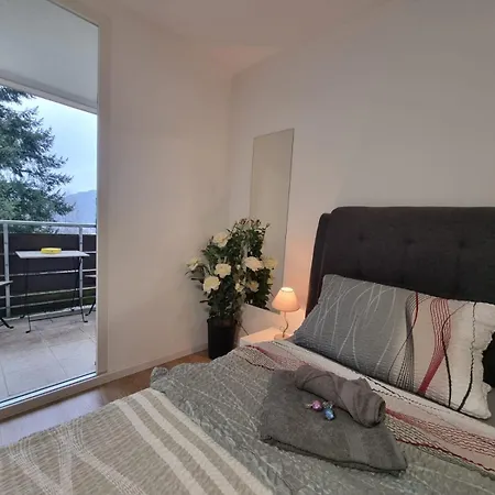 J&l Flat With Pool In 公寓