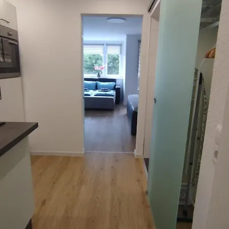 J&l Flat With Pool In 公寓