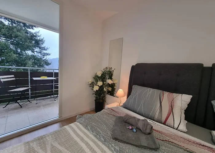 J&l Flat With Pool In Lägenhet